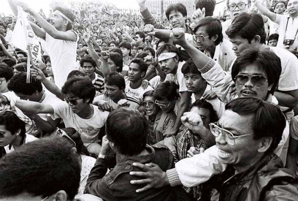 People's Assembly Street demonstratief veranderd in People's - Street.