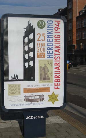 Abri met poster herdenking Februaristaking