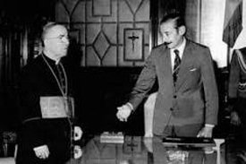 Foto Jorge Rafael Videla & Jorge Maria Bergoglio