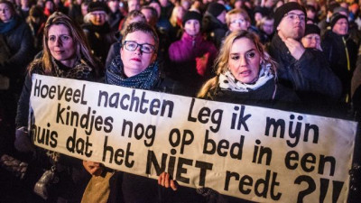 Hoeveel nachten leg ik mijn kindjes op een bed in een huis dat het niet redt?