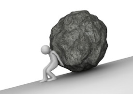 Prent: mens duwt grote ronde rots omhoog