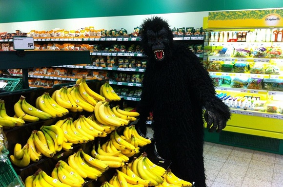 Foto Gorilla in supermarkt