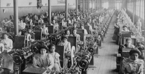 Oude foto eindeloos naai-atelier