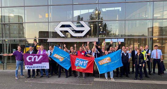foto actievoerders bij station Amersfoort