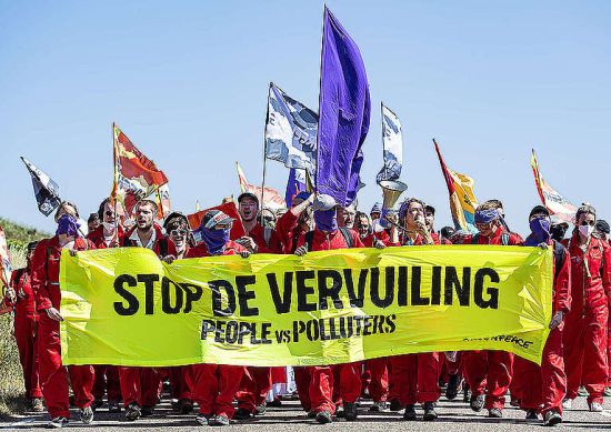 greenpeace actie bij Tata Steel