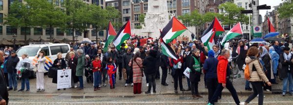 palestijnen om het monument